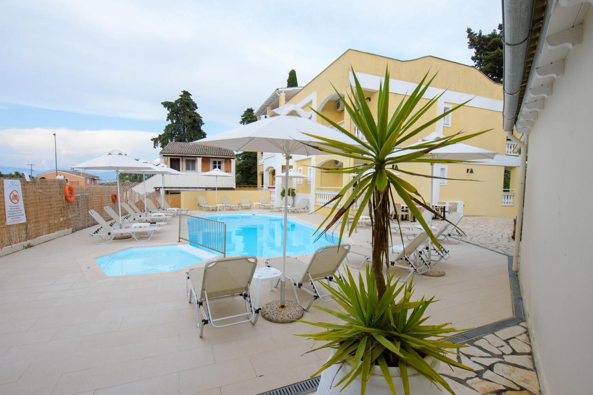 Saint Spiridon Hotel Kassiopi Exteriör bild