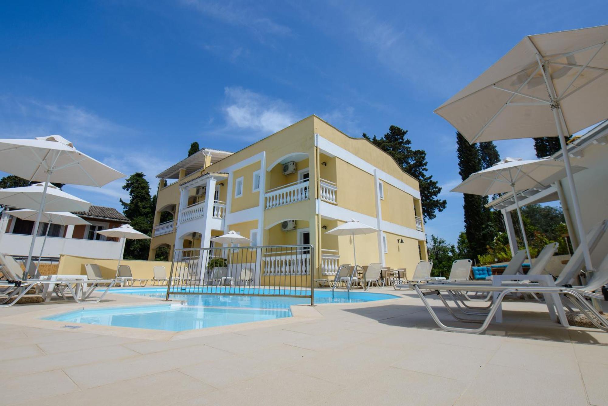 Saint Spiridon Hotel Kassiopi Exteriör bild