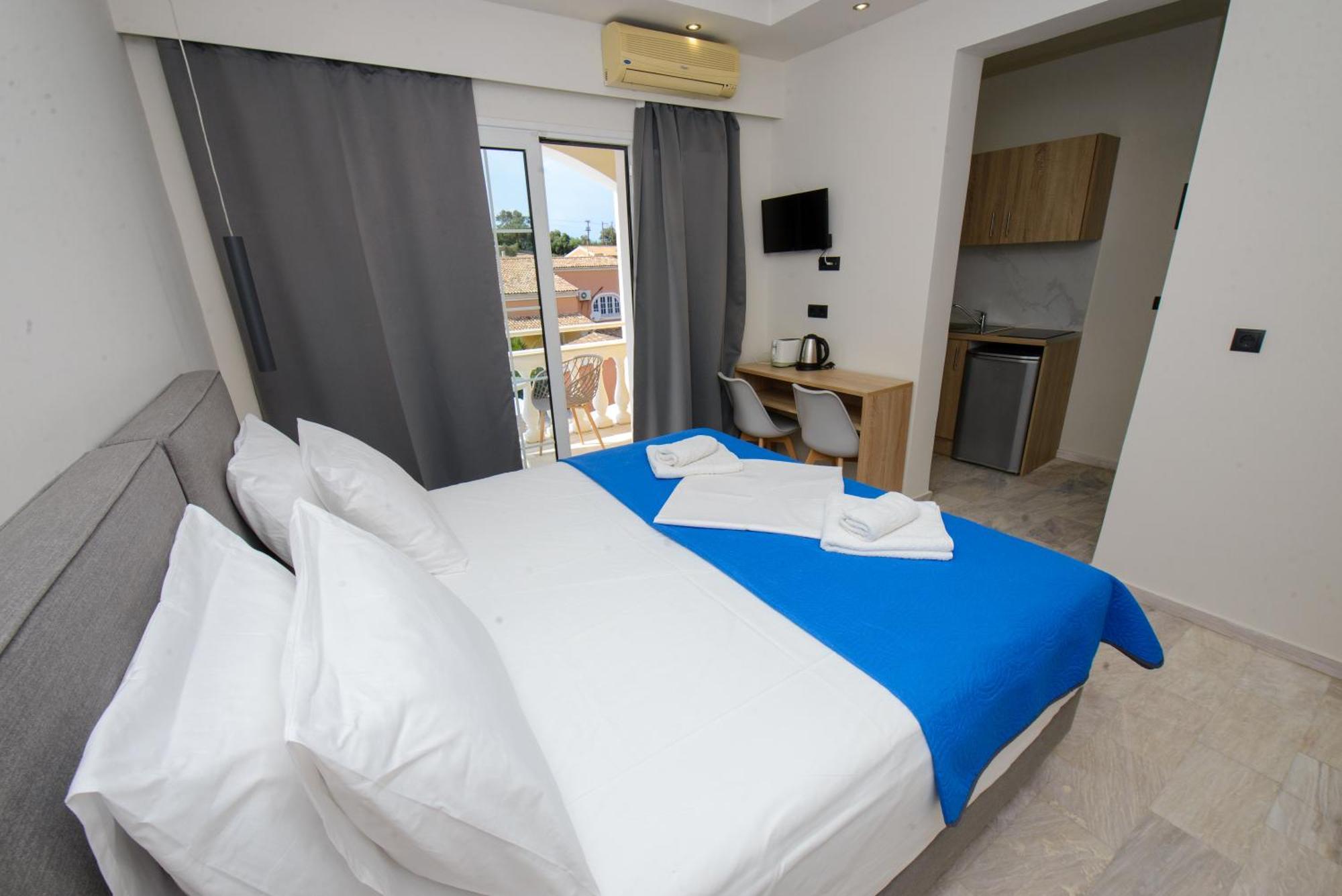 Saint Spiridon Hotel Kassiopi Exteriör bild