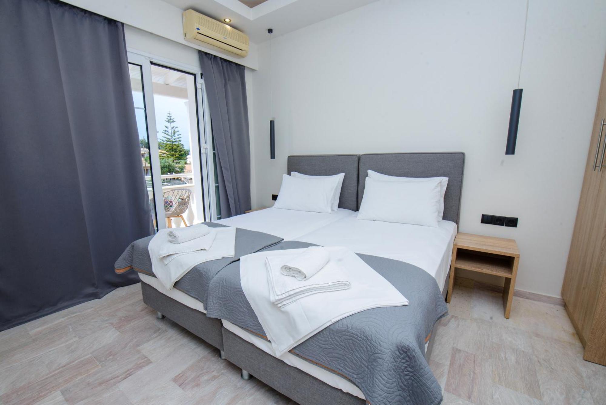 Saint Spiridon Hotel Kassiopi Exteriör bild