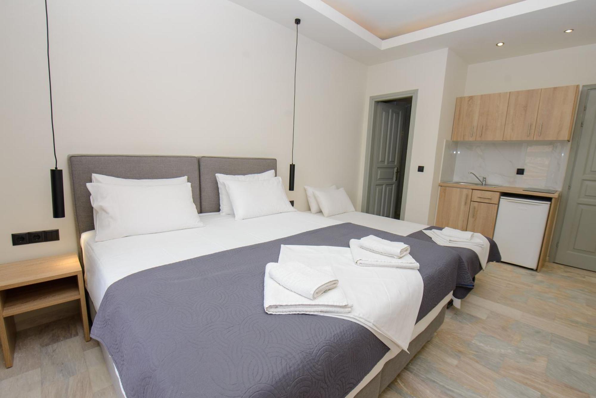 Saint Spiridon Hotel Kassiopi Exteriör bild
