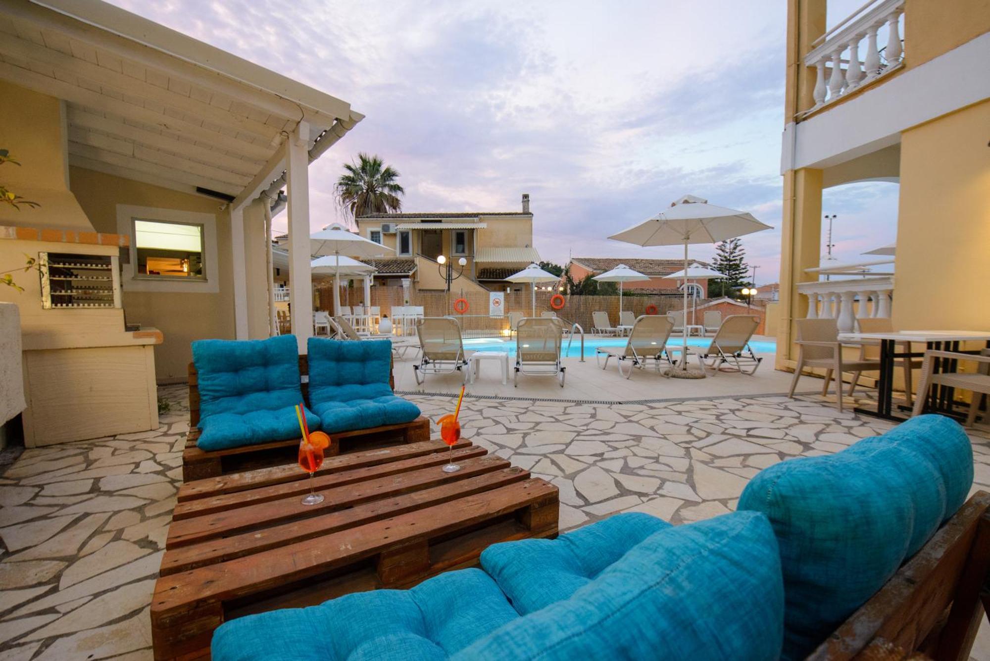 Saint Spiridon Hotel Kassiopi Exteriör bild