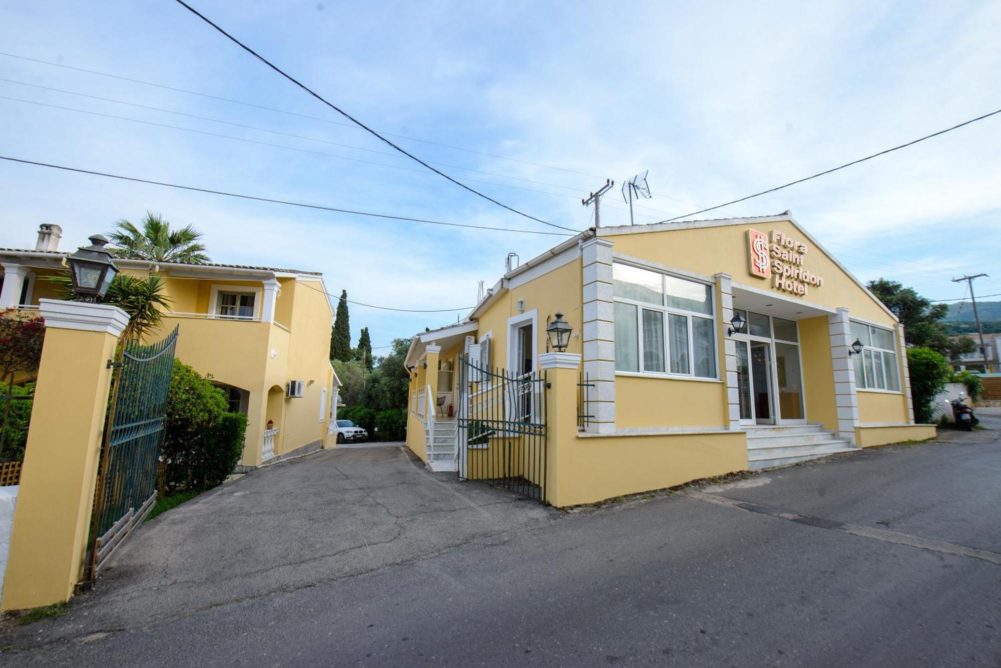 Saint Spiridon Hotel Kassiopi Exteriör bild