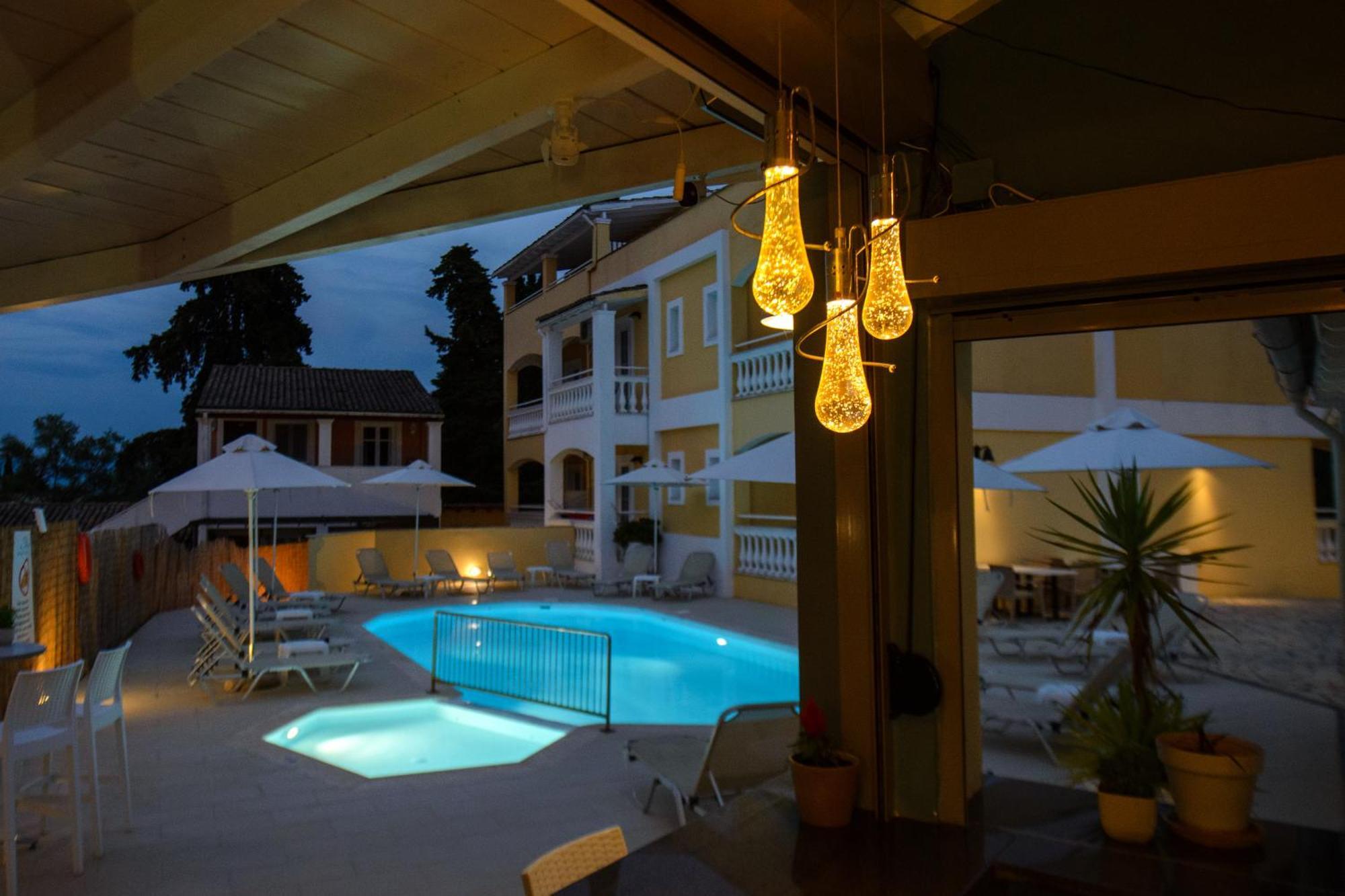 Saint Spiridon Hotel Kassiopi Exteriör bild