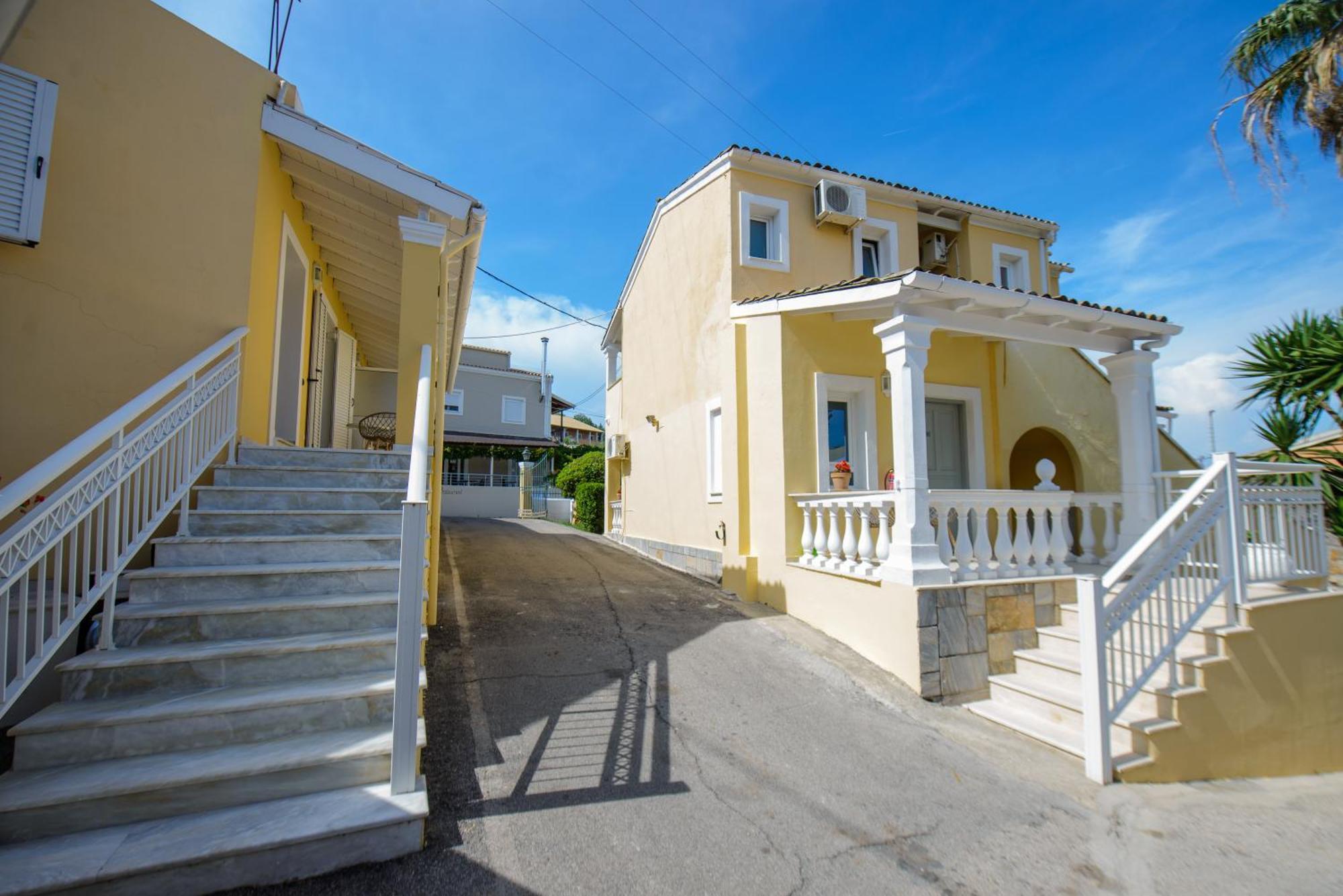 Saint Spiridon Hotel Kassiopi Exteriör bild