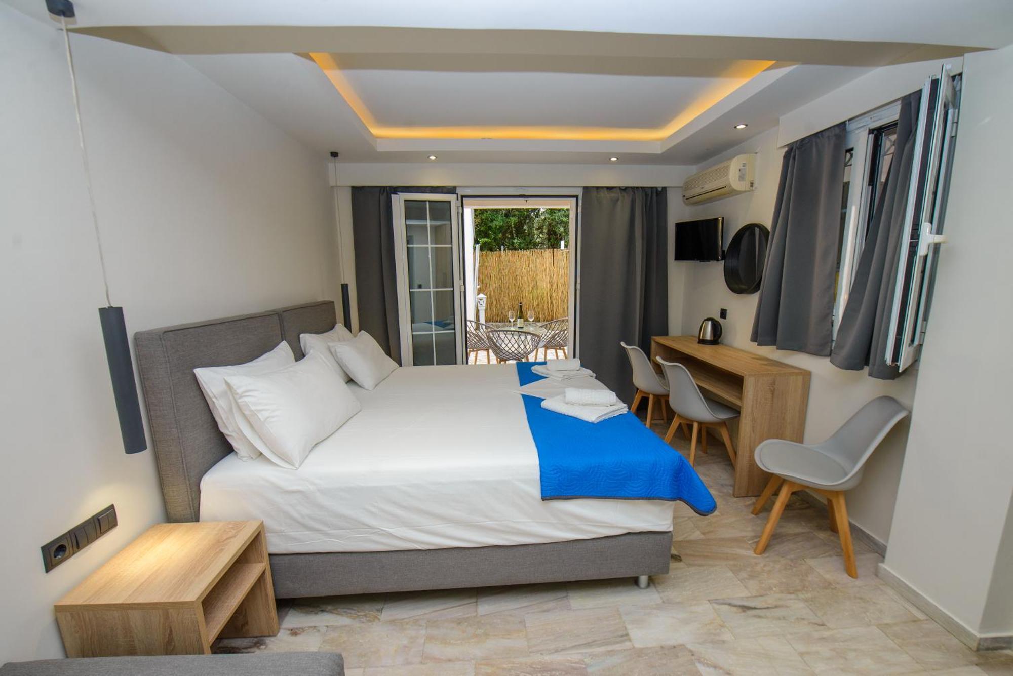 Saint Spiridon Hotel Kassiopi Exteriör bild