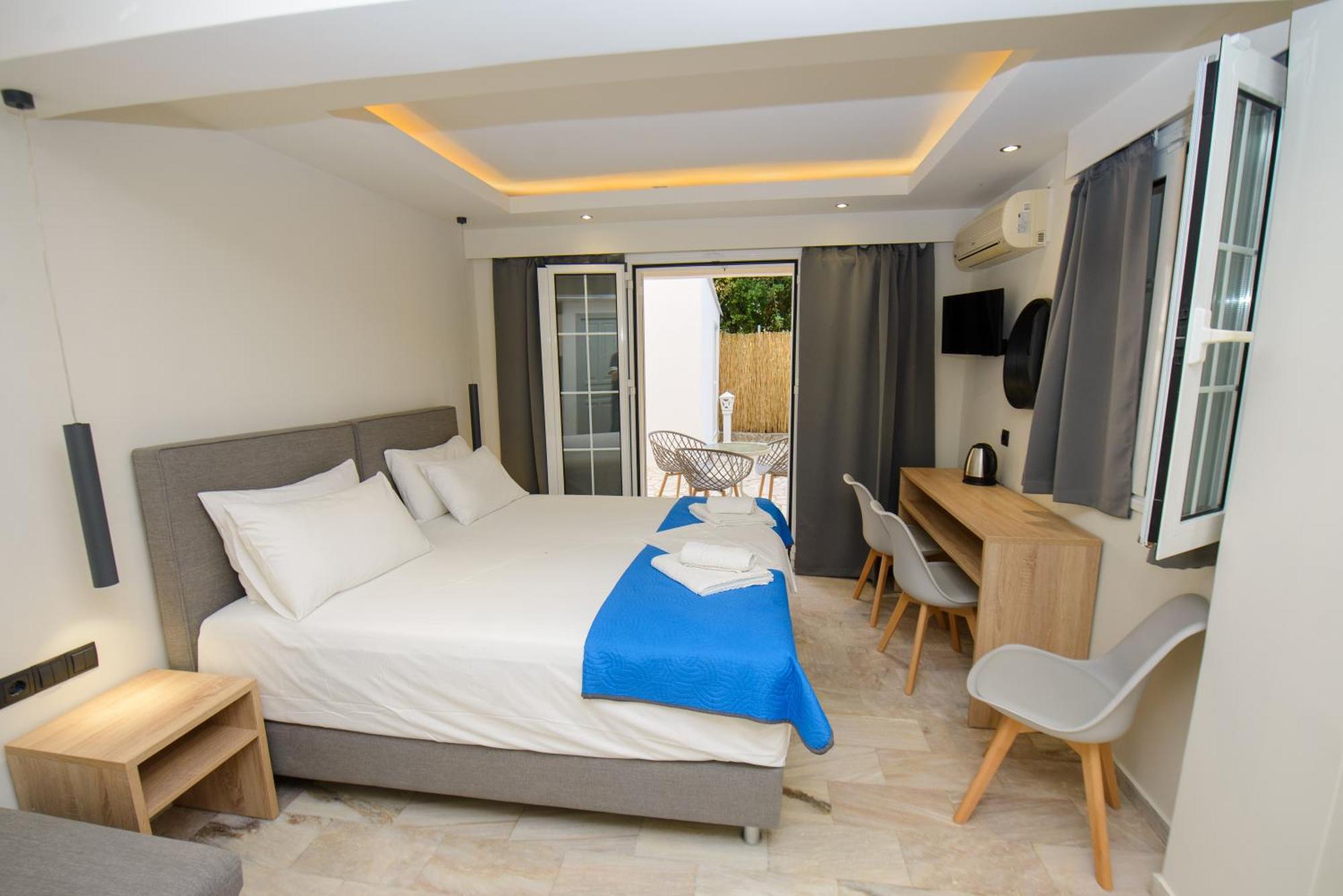 Saint Spiridon Hotel Kassiopi Exteriör bild